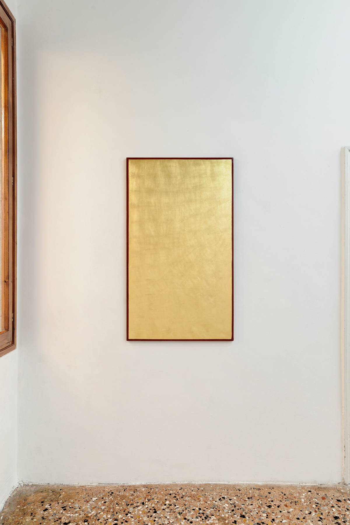 Christodoulos Panayiotou, Untitled, 2015, painting and gold on wood, 85 x 125 cm. Two Days After Forever  – Cyprus Pavilion at the 56rd International Art Exhibition – La Biennale di Venezia. Photograph by: Aurélien Mole. 