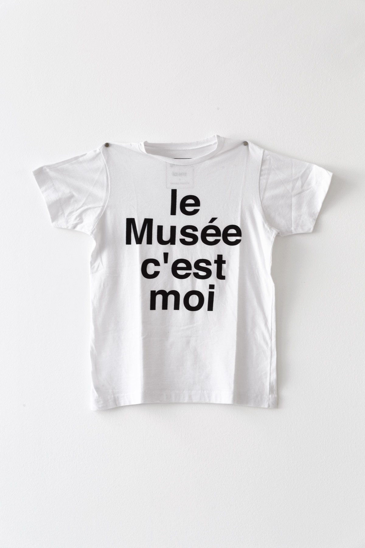 Leonel Pinola, Le musée c’est moi, 2013, printed t-shirt. Courtesy of La Ene.