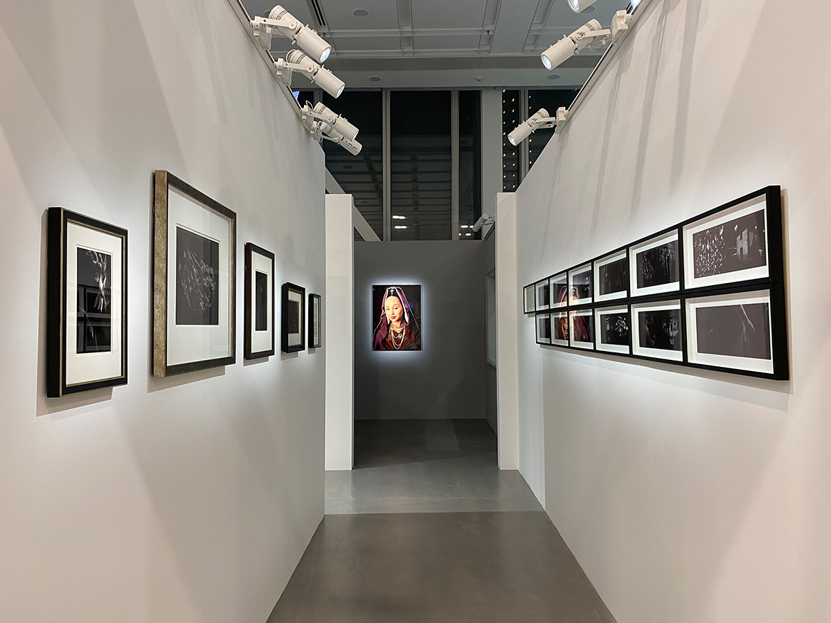 A recreation of Nunaheduo Contemporary Photography Center (1998-2001) with the works of Lee Chee-fong, Patrick, Behold, 1995 (Printed in 2020), Set of five, digital print and Night Vigil, 2000 (Printed in 2020), Set of 13, digital print; Holly Lee, Madodhisattva, 1993 (Printed in 2020), Digital print, Photograph by Hong Kong Museum  of Art ©HKMoA 